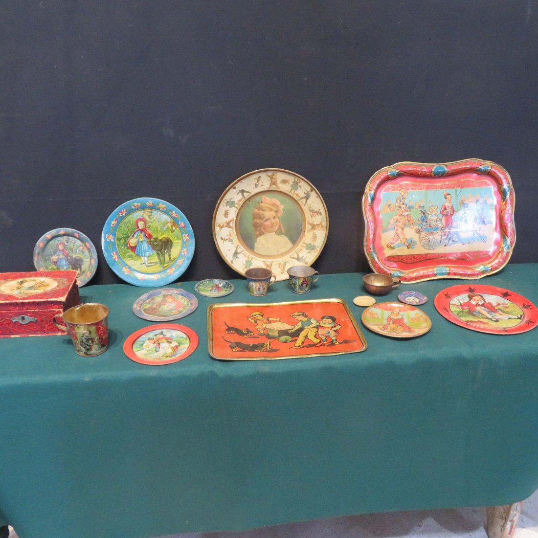Group of children's tin litho dishes and one box (1 of 12)
