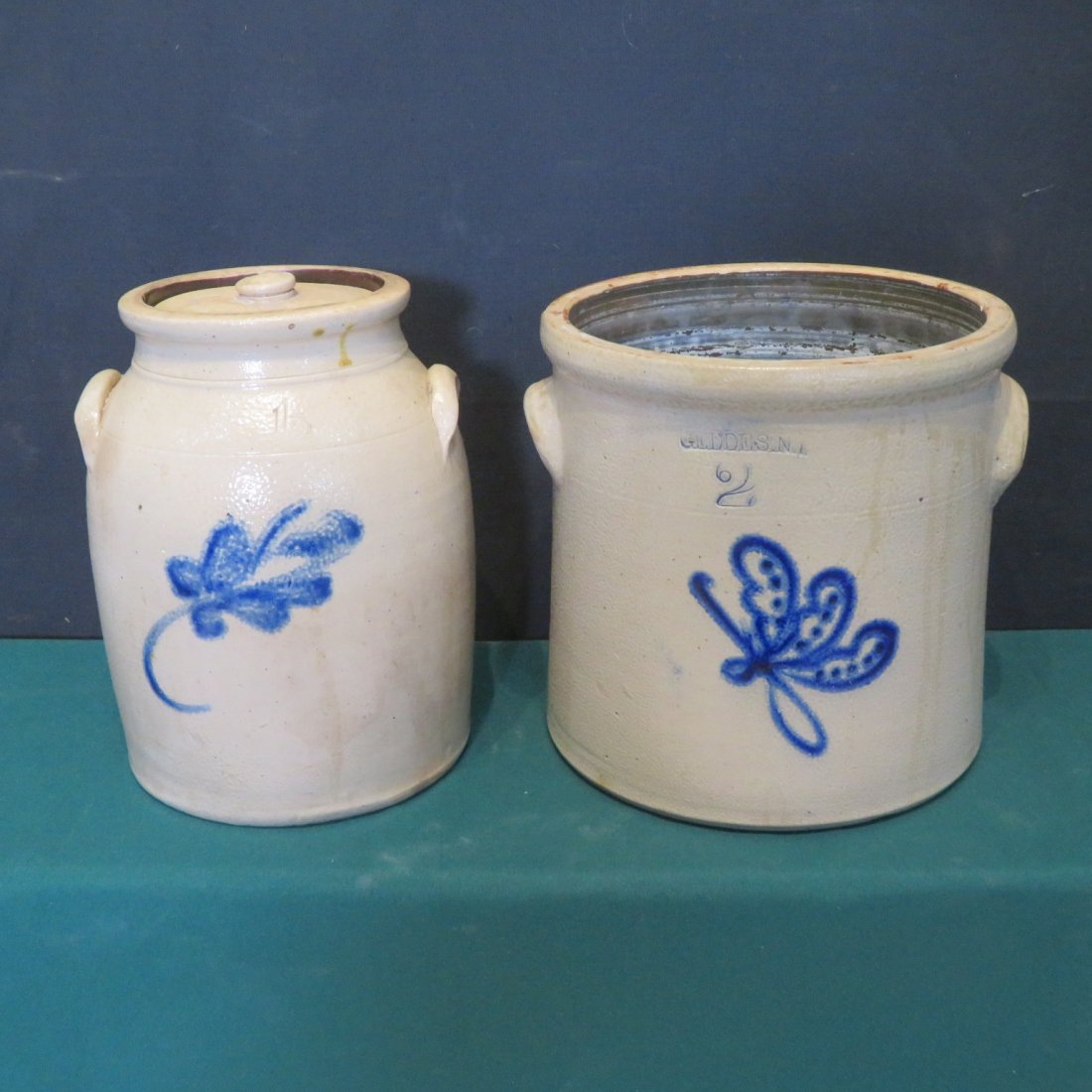 2 stoneware jars with blue decoration (1 of 5)