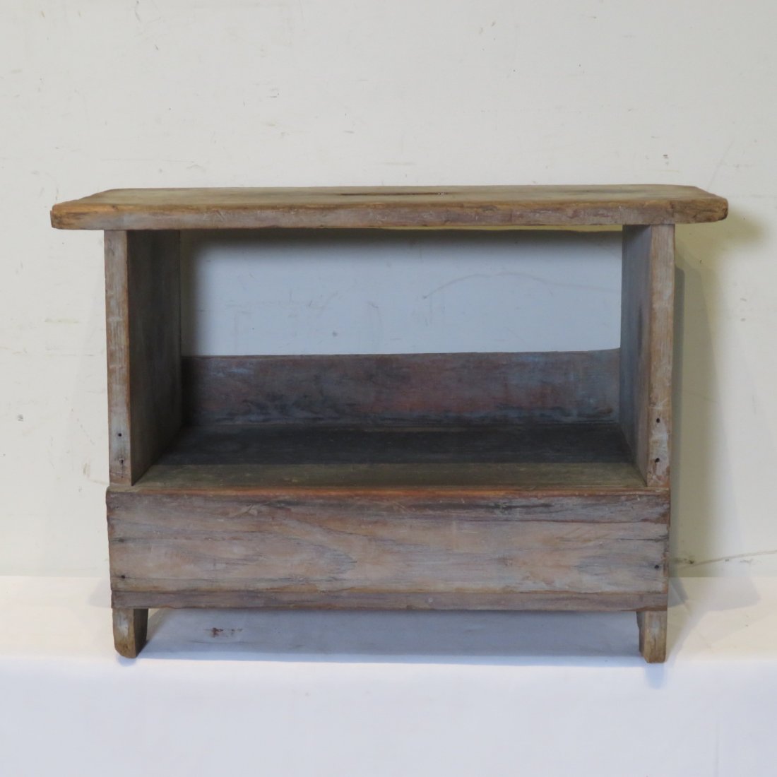 Painted bench in old worn gray paint (1 of 5)