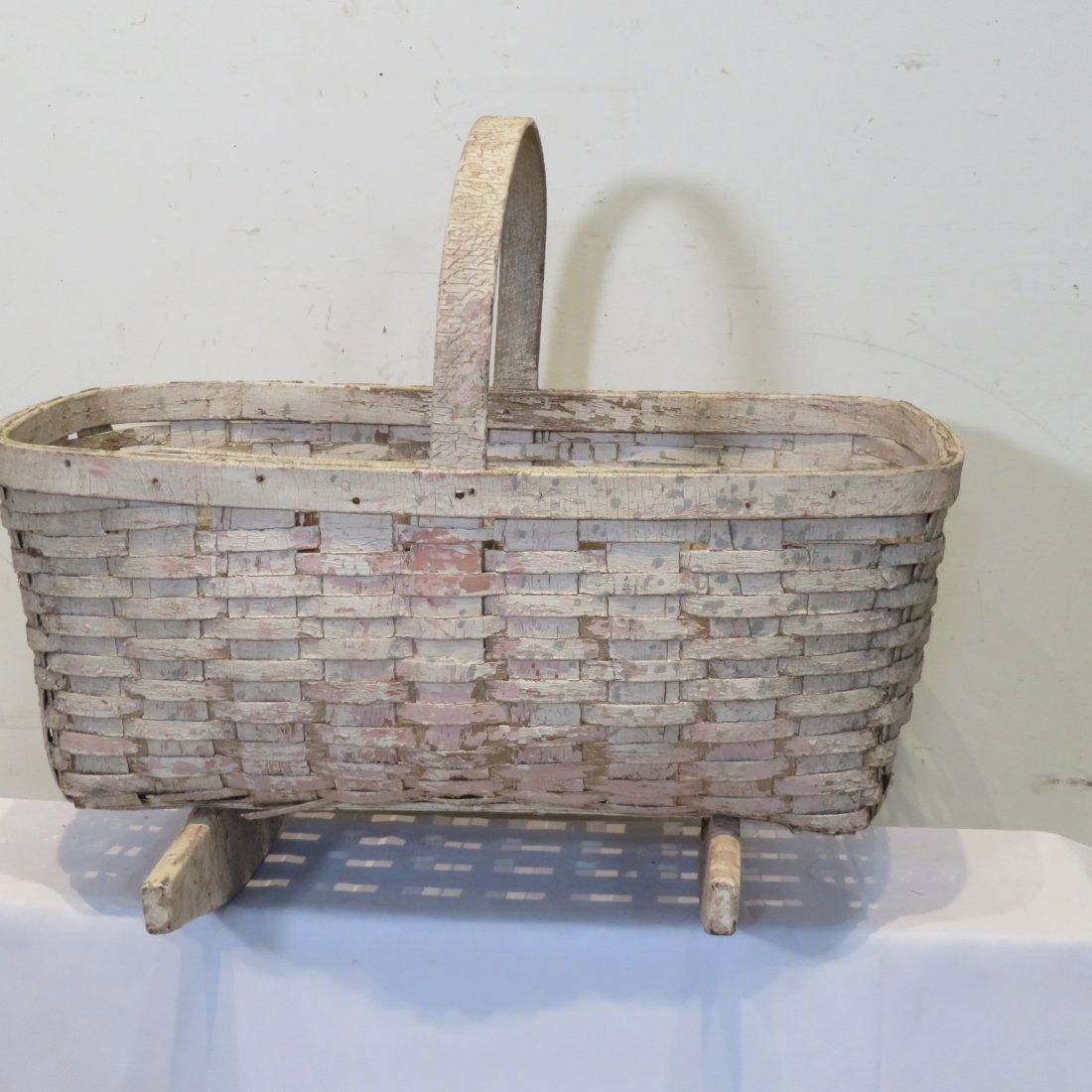 Splint basket field cradle in old worn white paint (1 of 4)