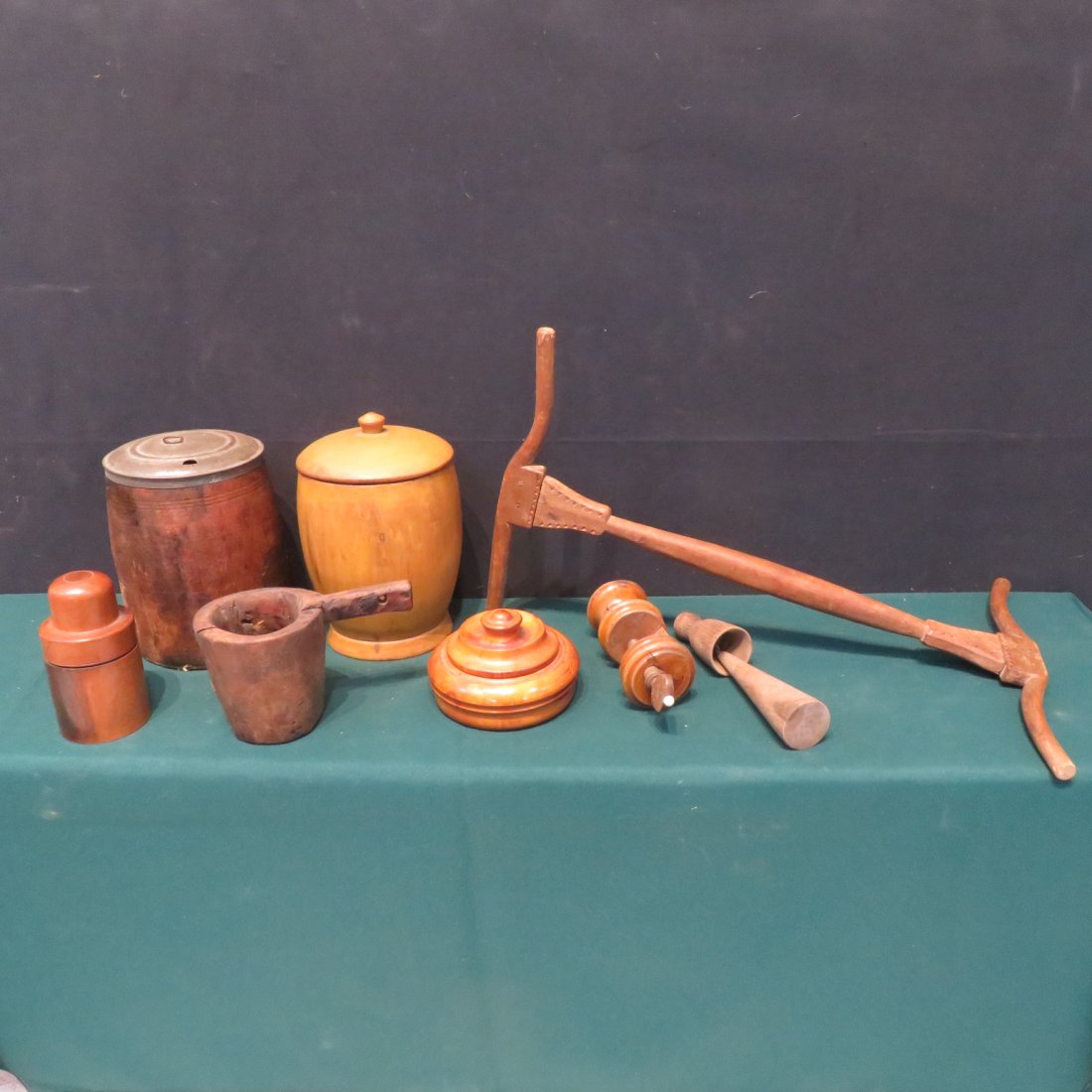 Group of 8 pcs of woodenware (1 of 9)