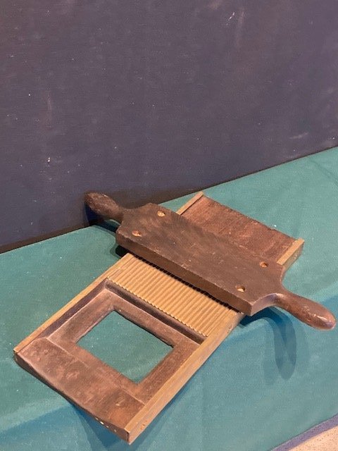 Early 1900's  mahogany and brass pill roller (1 of 4)