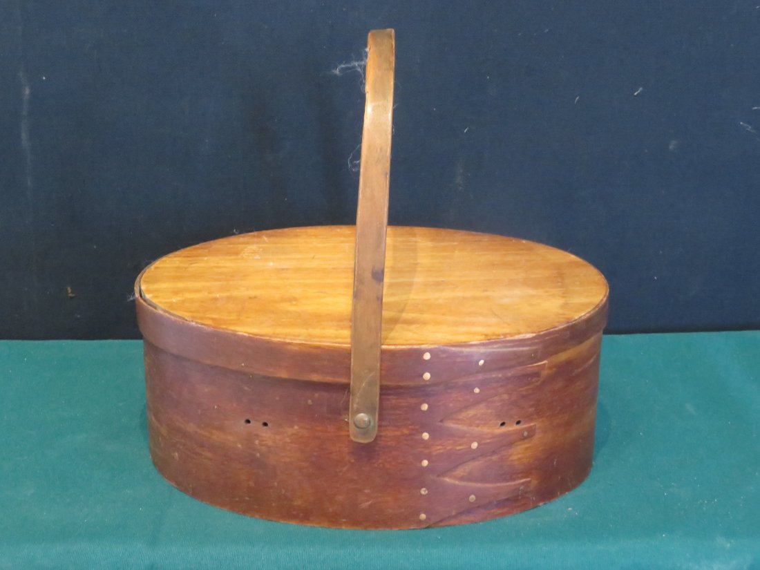 Shaker oval sewing box with handle and lid signed Mt. Lebanon, NY (1 of 8)