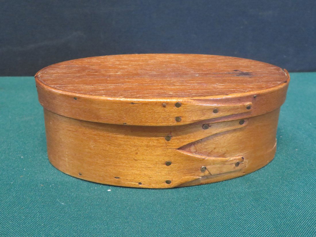 Small oval 2 fingered Shaker wood box (1 of 6)