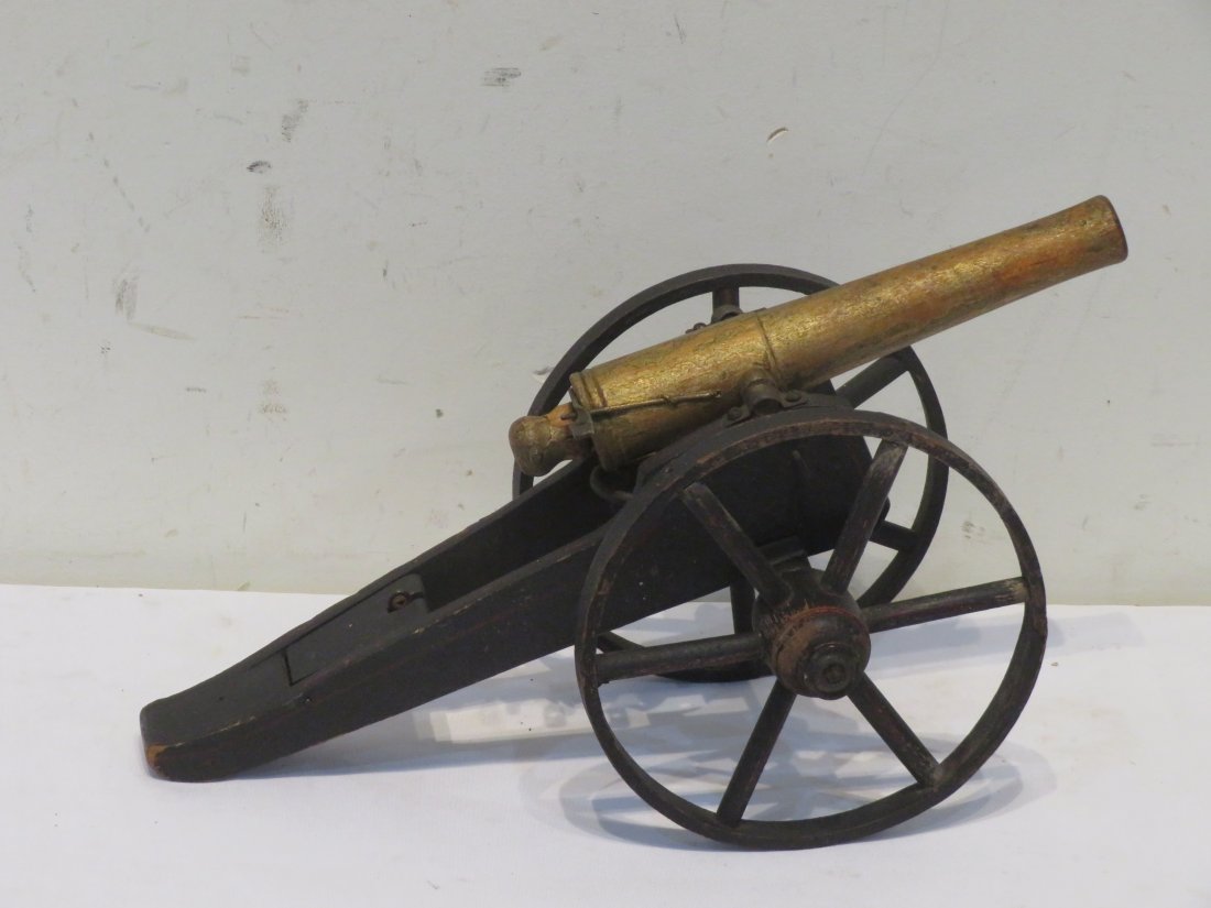 Wooden toy cannon (1 of 5)
