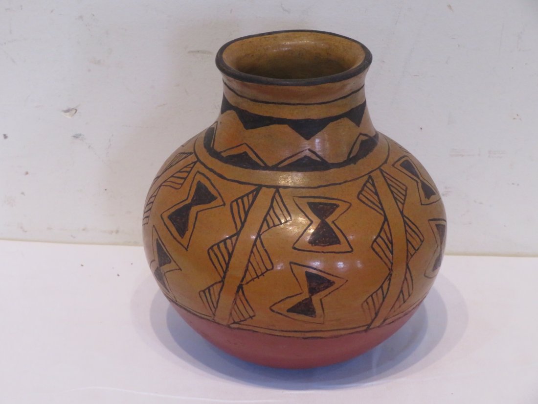 Southwest Casa Grande Indian pot (1 of 4)