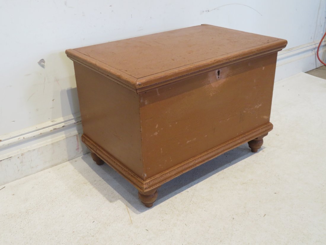 Diminutive pine blanket chest (1 of 5)