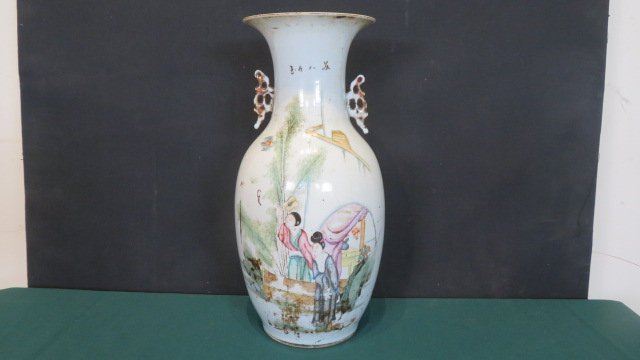 17" Ching Dynasty Chinese vase (1 of 7)