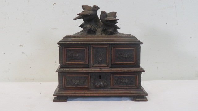 Black Forest carved jewelry cask (1 of 8)