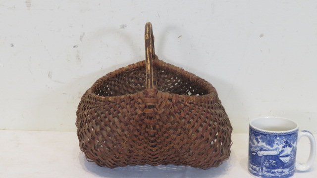 Late 19th century splint buttocks egg basket (1 of 4)