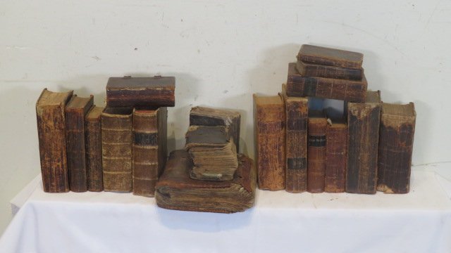 19 Bibles and religious works of various origins (1 of 4)