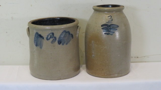 2 3-gal unmarked stoneware crocks with blue decoration (1 of 7)