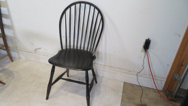 Period 9-spindle bow-back Windsor chair (1 of 4)