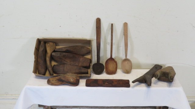 Group of wooden items (1 of 5)