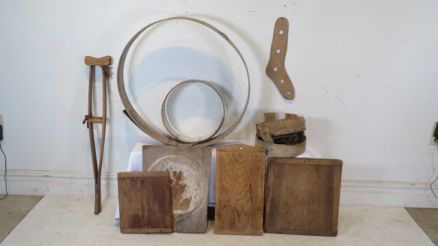 Group of 9 misc wood items (1 of 5)