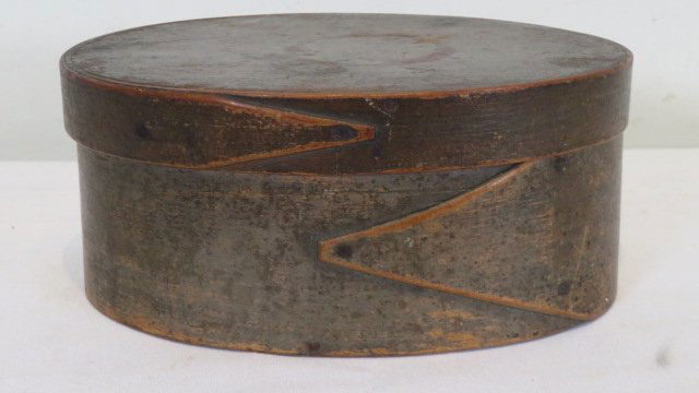 Harvard lap oval painted box (1 of 5)