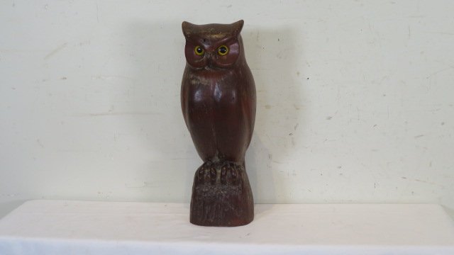 Folk art wood carved owl (1 of 5)