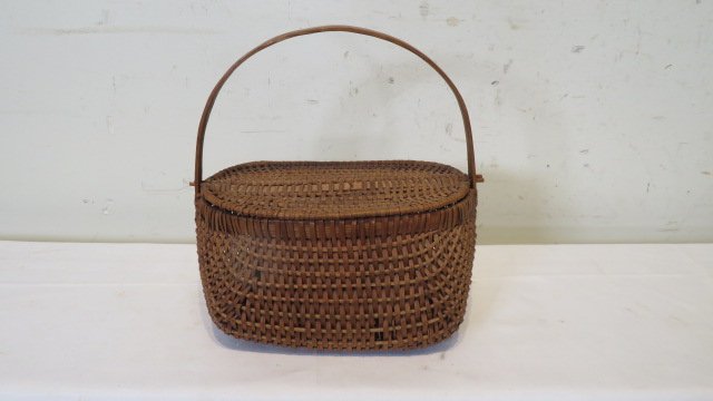 Double lid splint basket: Diminutive double lid splint basket in old natural patina, 10" x 11" x 7"
