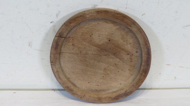 Treenware plate (1 of 4)