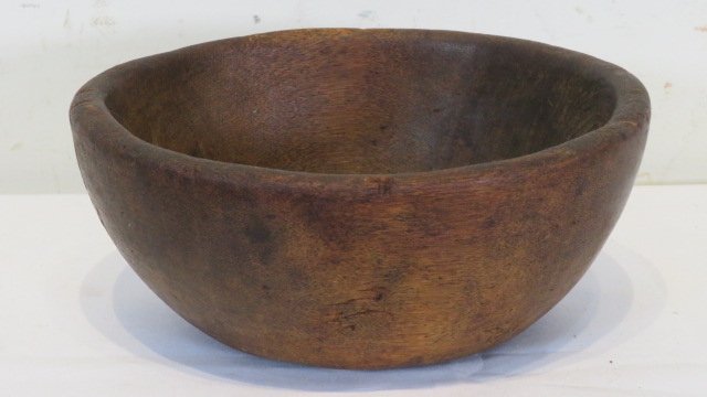 Small burl bowl (1 of 5)