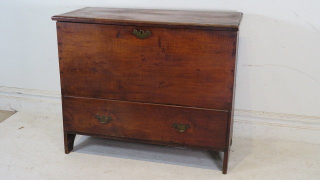 18th century New England maple one drawer blanket chest (1 of 5)