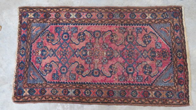 Early 20th century Hamadan hand-woven oriental rug (1 of 4)