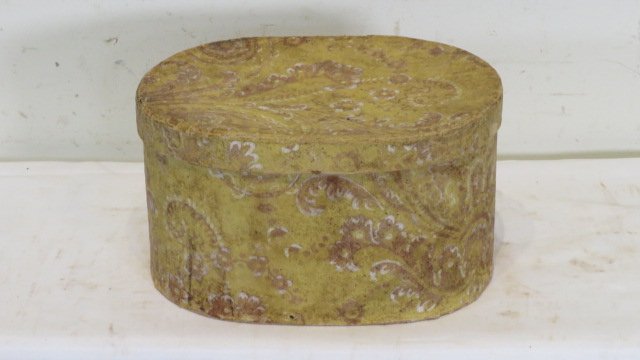 Wallpaper covered oval band box with Lancaster, PA 1828 paper lining (1 of 5)