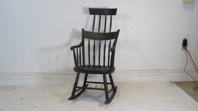 Early 19th century comb back Windsor rocker (1 of 9)
