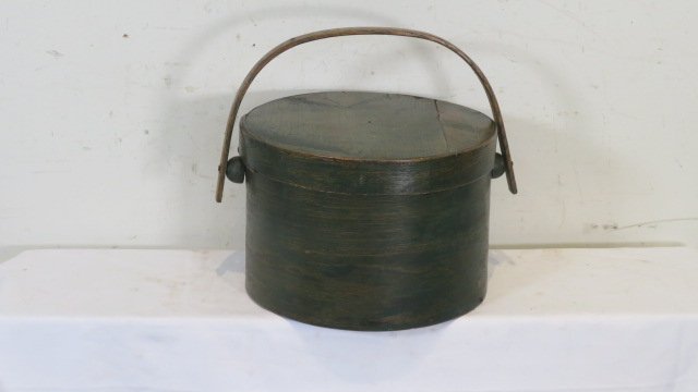 Large wood pantry box with wood handle in green painted surface (1 of 6)