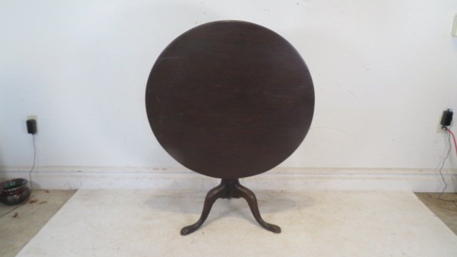 18th century mahogany tilt top tea table (1 of 10)