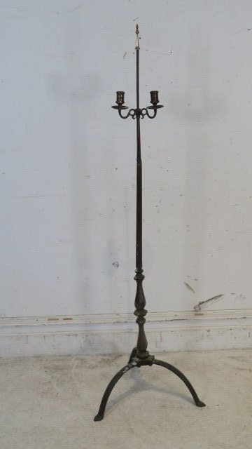 Cast brass lighting floor standard (1 of 6)