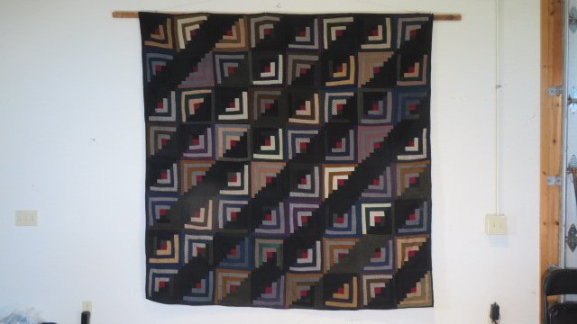 Hand stitched log cabin quilt (1 of 7)