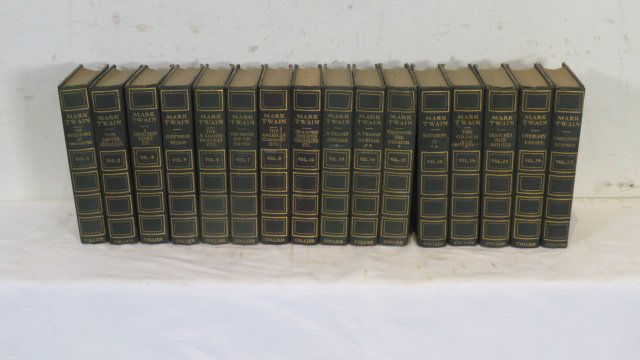16 leatherbound books - partial set of works of Mark Twain from 1920 (1 of 2)