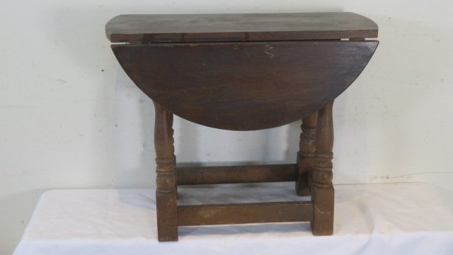 Oak and maple joint stool/table with drop leaves (1 of 4)
