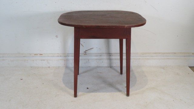 Country Hepplewhite maple tavern table in red paint (1 of 4)