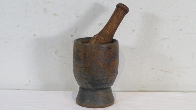 Wood mortar and pestle with traces of old blackish green paint: Wood mortar and pestle with traces of old blackish green paint, mortar is 7.5"T x 5"D, pestle is 9"L