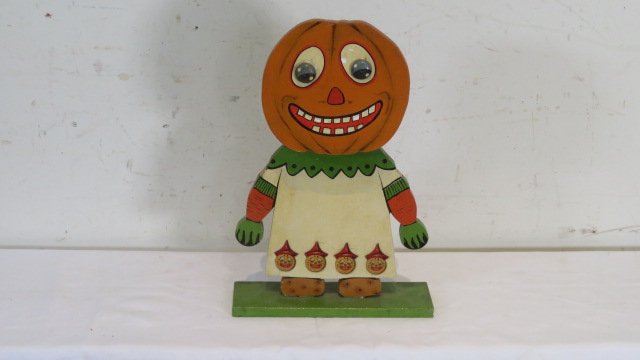 Wood Halloween Jack-o-lantern clockwork toy (1 of 6)