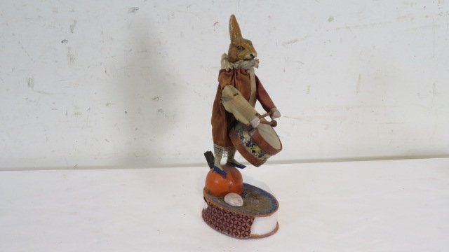 Rabbit playing the drum Easter mechanical candy container (1 of 4)