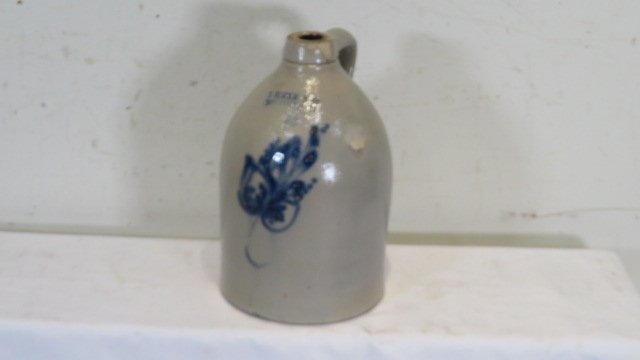 E. Norton & Co., Bennington, VT 2 gal. stoneware jug (1 of 6)