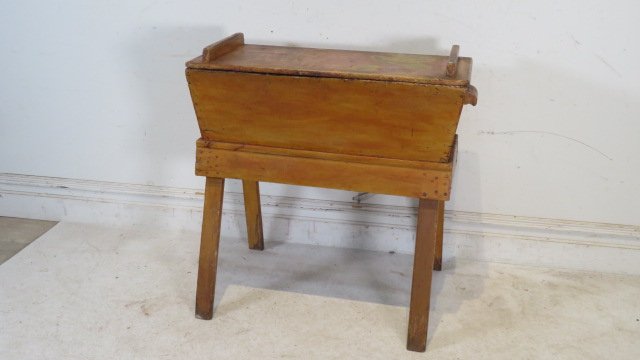 Primitive pine dough box on legs in old mustard Victorian grain paint (1 of 9)