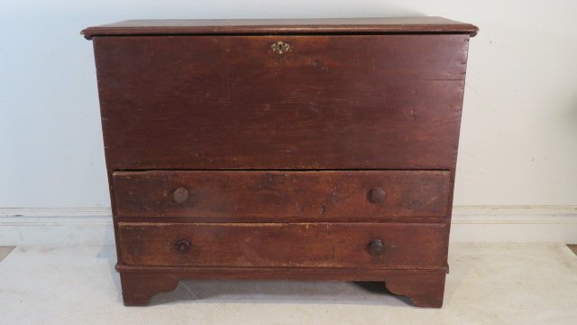 New England pine 18th century blanket chest with 2 dovetailed drawers (1 of 7)