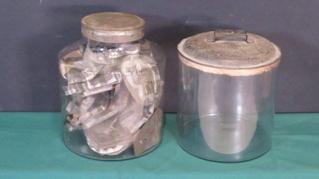 39 tin cookie cutters and 2 glass storage jars with tin lids (1 of 10)