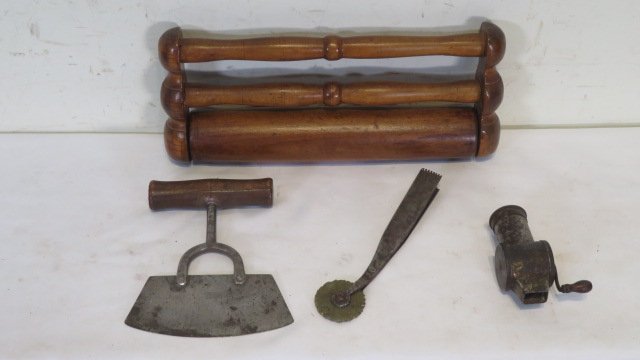 4 kitchen utensils (1 of 4)