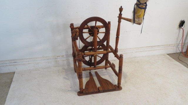 Early Connecticut double wheel spinning wheel (1 of 8)