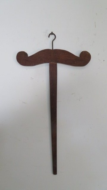 Wood Shaker cloak hanger (1 of 3)