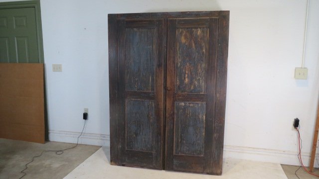 Early 19th century walnut flat wall cupboard (1 of 8)
