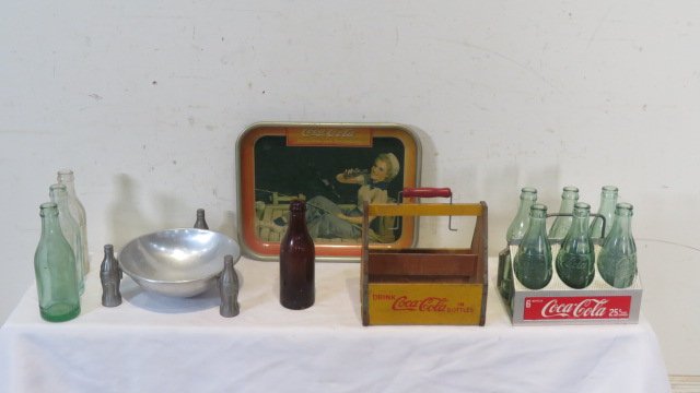 Group of vintage Coca-Cola items (1 of 10)