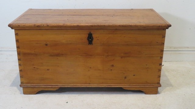 19th century pine dovetailed immigrant chest (1 of 7)