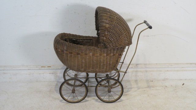 Wicker doll buggy with wire wheels (1 of 7)