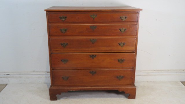 Early pine New England 2-drawer blanket chest (1 of 6)
